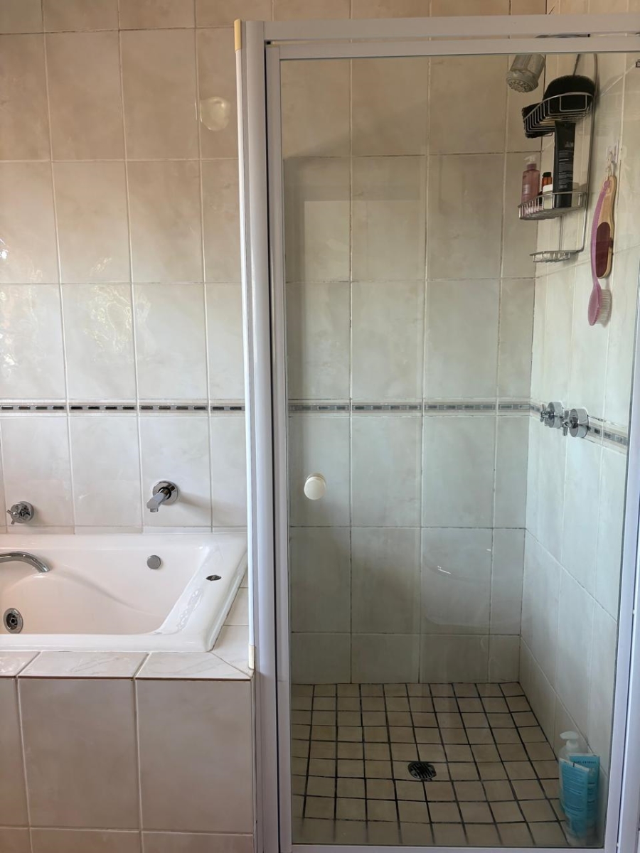 3 Bedroom Property for Sale in Mulbarton Gauteng