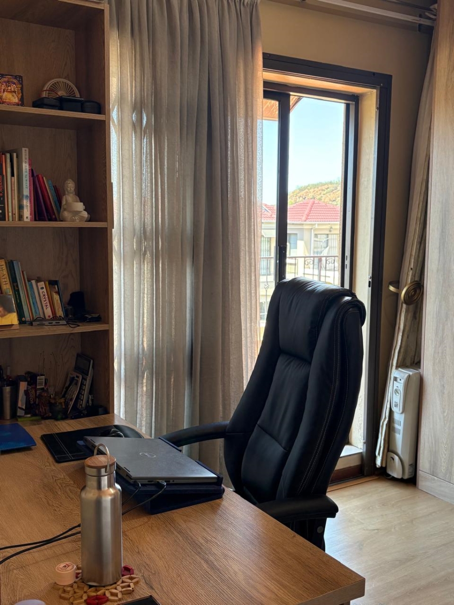 3 Bedroom Property for Sale in Mulbarton Gauteng