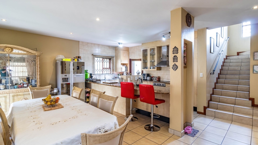 3 Bedroom Property for Sale in Mulbarton Gauteng