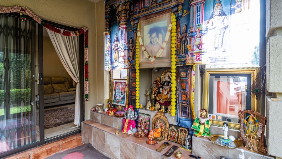 3 Bedroom Property for Sale in Mulbarton Gauteng