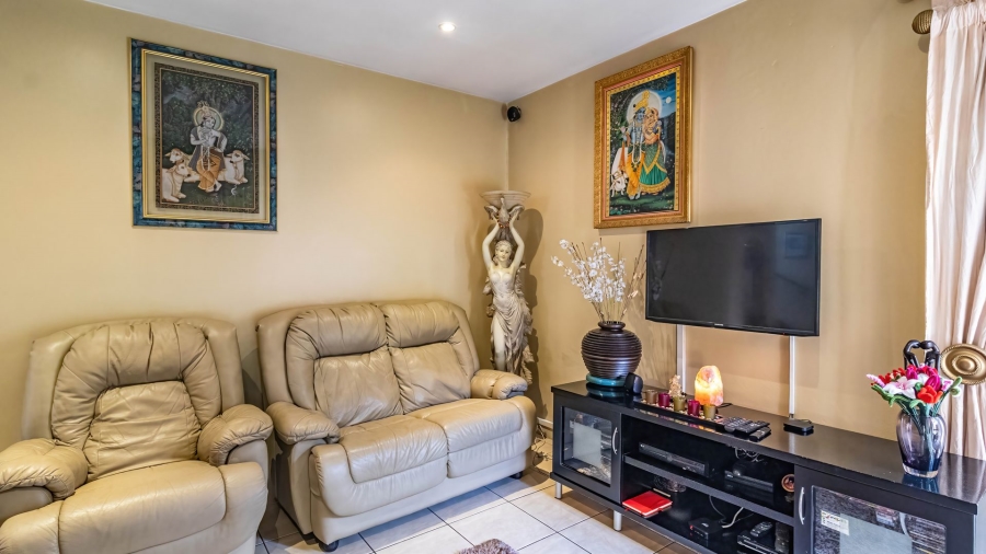 3 Bedroom Property for Sale in Mulbarton Gauteng