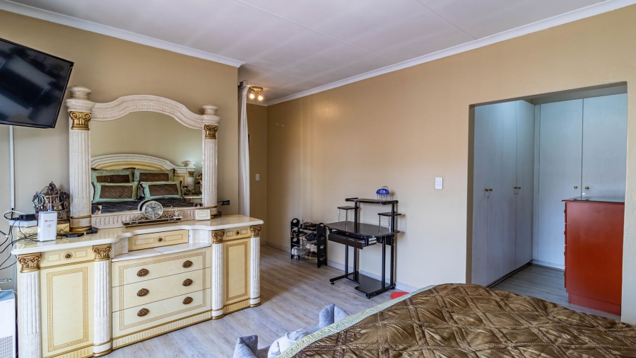 3 Bedroom Property for Sale in Mulbarton Gauteng