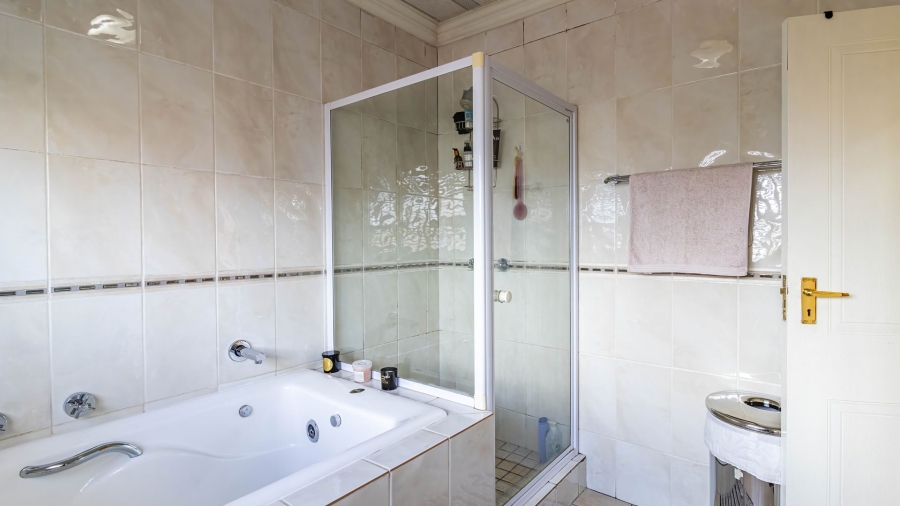 3 Bedroom Property for Sale in Mulbarton Gauteng