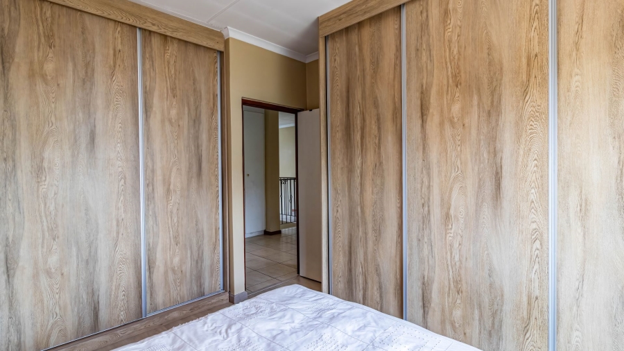 3 Bedroom Property for Sale in Mulbarton Gauteng