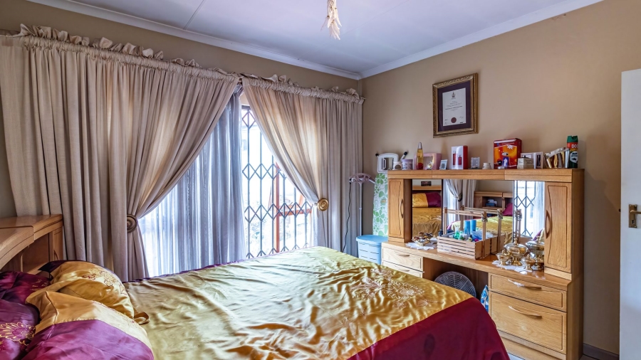 3 Bedroom Property for Sale in Mulbarton Gauteng