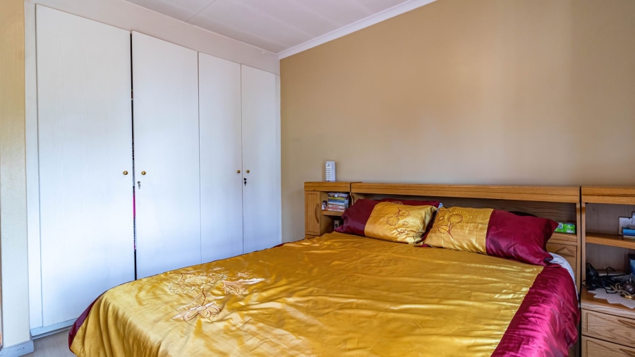 3 Bedroom Property for Sale in Mulbarton Gauteng