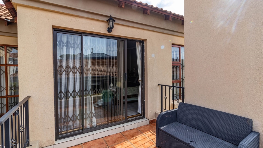 3 Bedroom Property for Sale in Mulbarton Gauteng