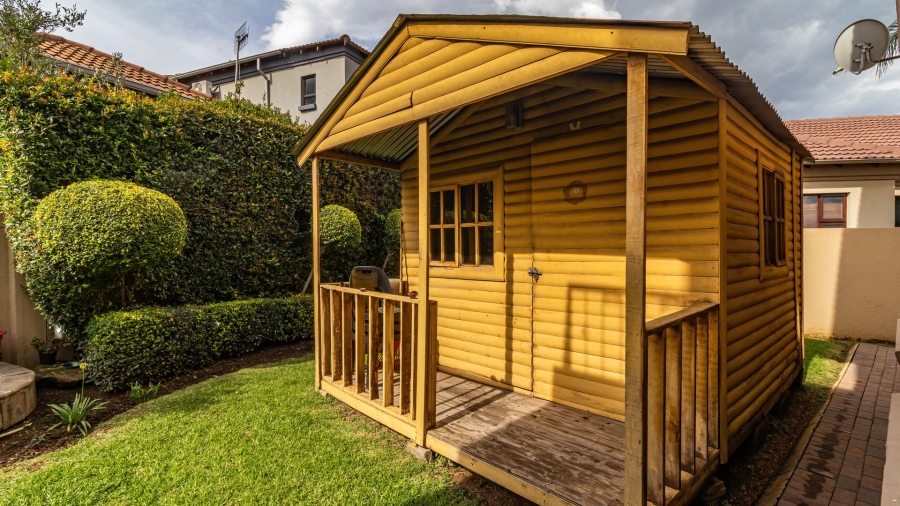 3 Bedroom Property for Sale in Mulbarton Gauteng