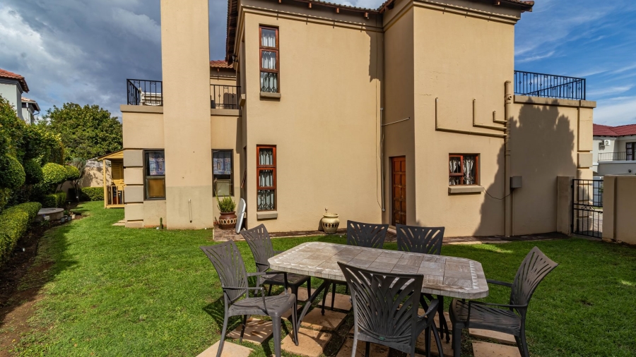 3 Bedroom Property for Sale in Mulbarton Gauteng