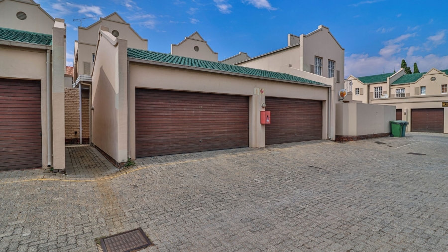 3 Bedroom Property for Sale in New Redruth Gauteng