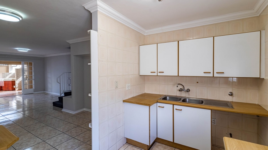 3 Bedroom Property for Sale in New Redruth Gauteng