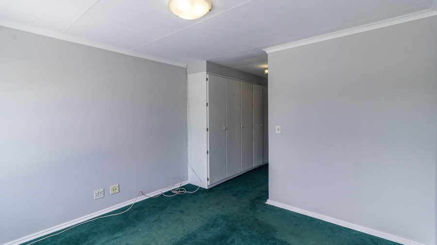 3 Bedroom Property for Sale in New Redruth Gauteng