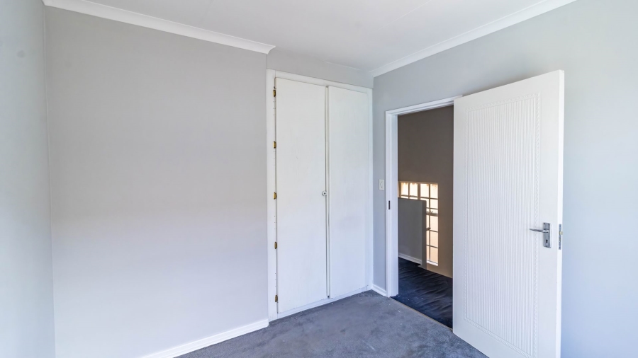 3 Bedroom Property for Sale in New Redruth Gauteng