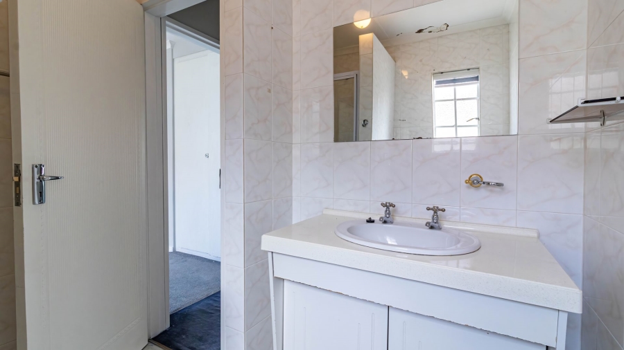 3 Bedroom Property for Sale in New Redruth Gauteng