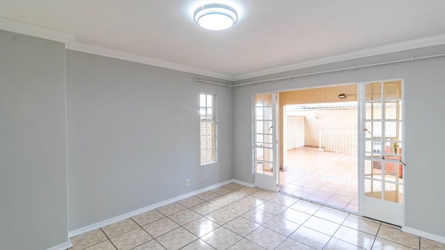 3 Bedroom Property for Sale in New Redruth Gauteng