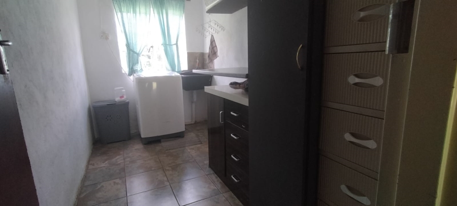 4 Bedroom Property for Sale in Loumarina A H Gauteng