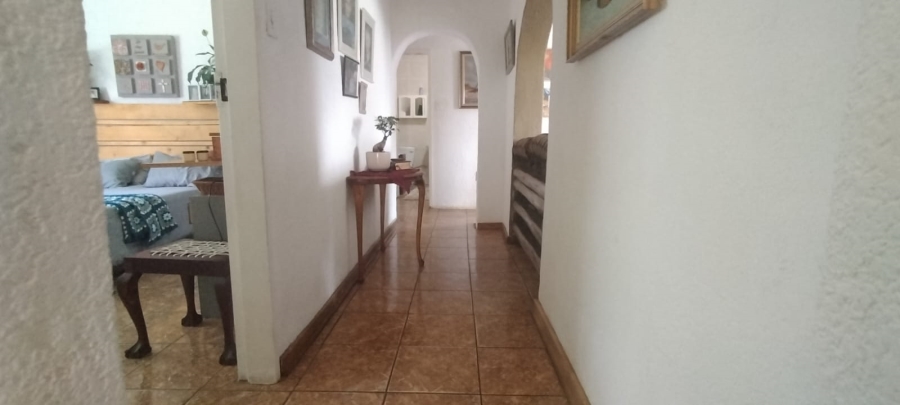 4 Bedroom Property for Sale in Loumarina A H Gauteng