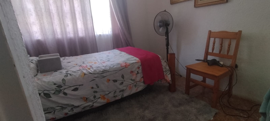 4 Bedroom Property for Sale in Loumarina A H Gauteng