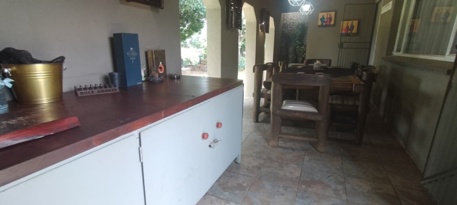 4 Bedroom Property for Sale in Loumarina A H Gauteng