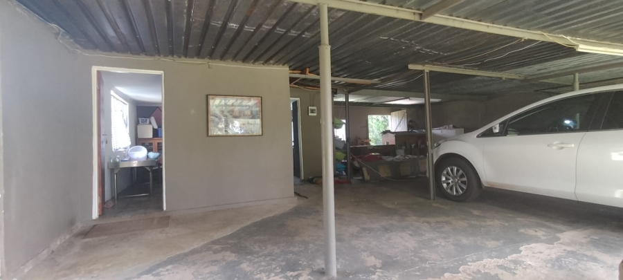 4 Bedroom Property for Sale in Loumarina A H Gauteng