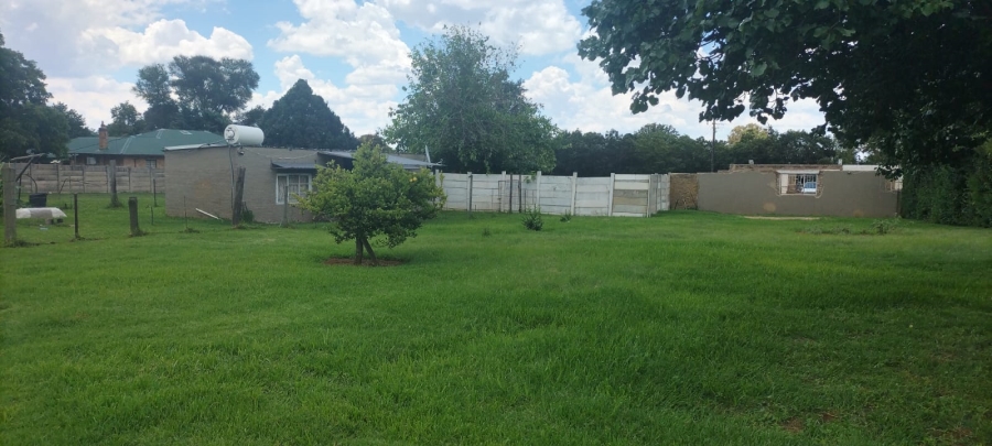 4 Bedroom Property for Sale in Loumarina A H Gauteng
