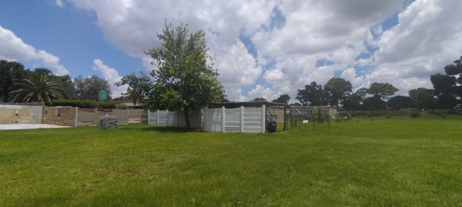 4 Bedroom Property for Sale in Loumarina A H Gauteng