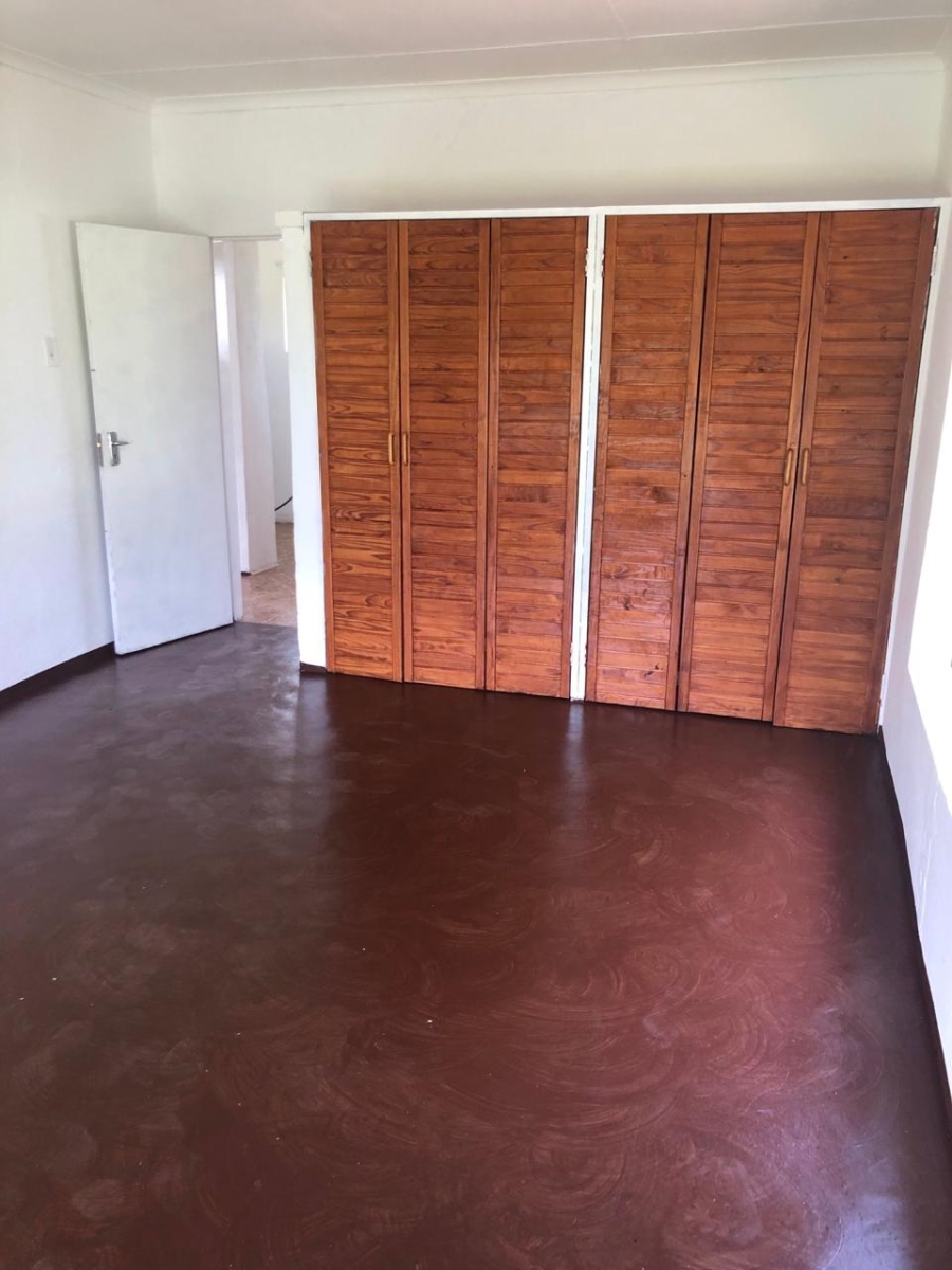4 Bedroom Property for Sale in Loumarina A H Gauteng
