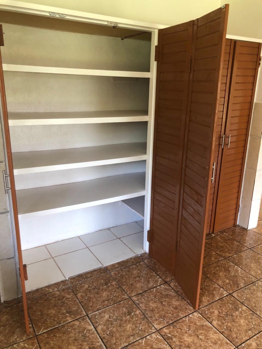 4 Bedroom Property for Sale in Loumarina A H Gauteng