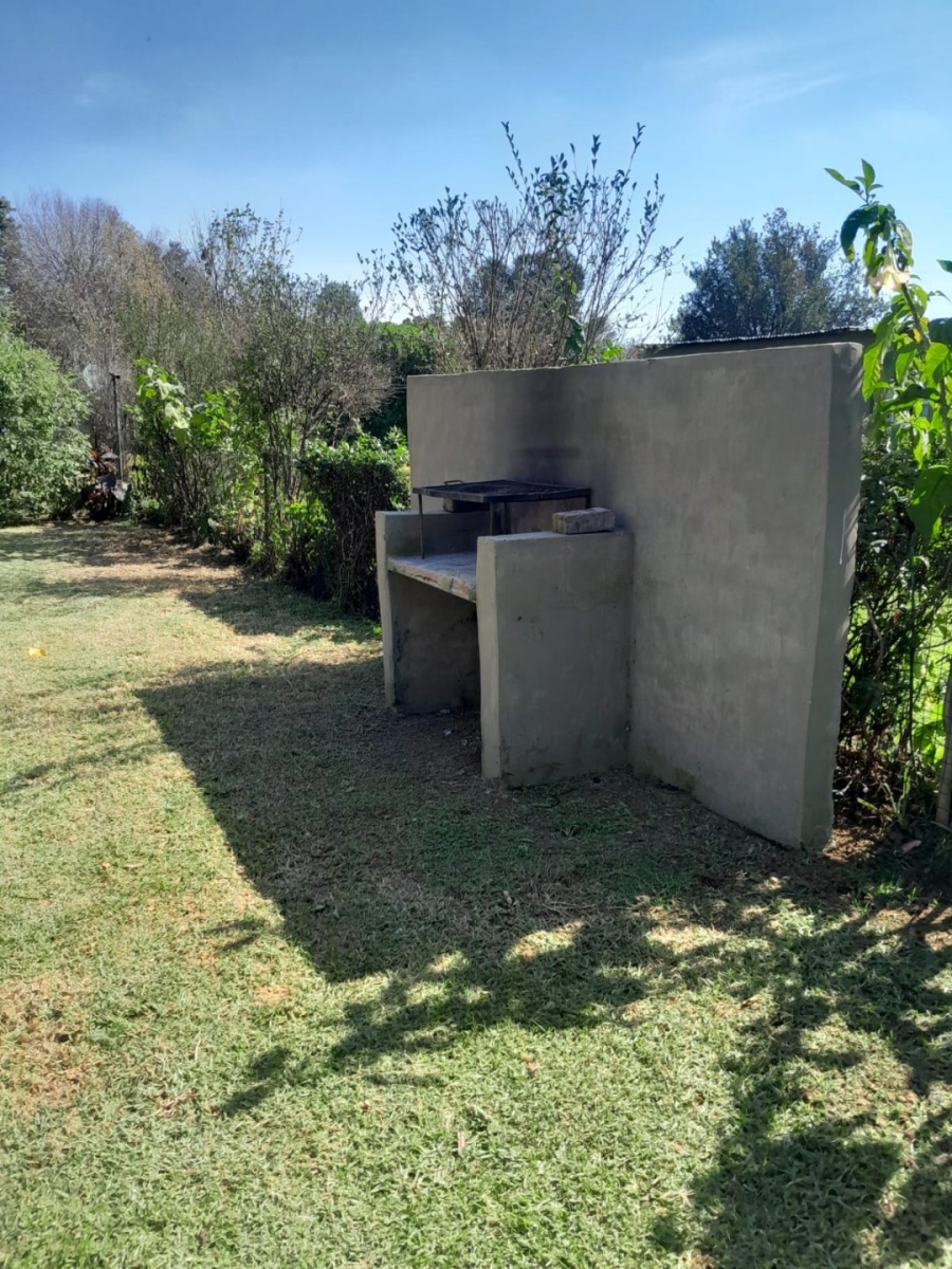 4 Bedroom Property for Sale in Loumarina A H Gauteng