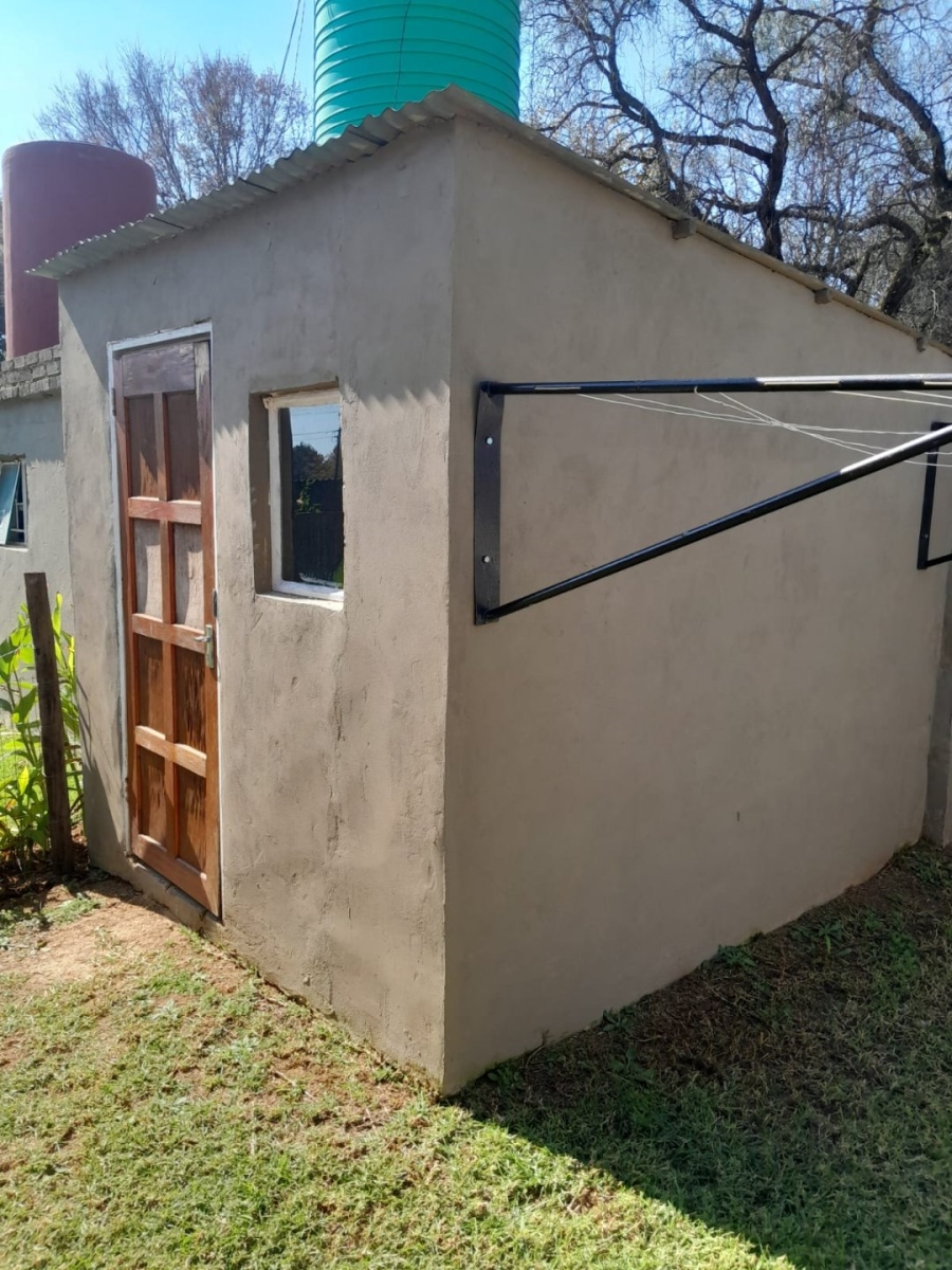 4 Bedroom Property for Sale in Loumarina A H Gauteng