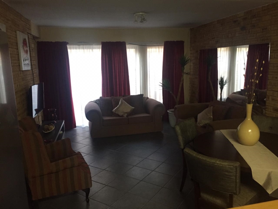 To Let 2 Bedroom Property for Rent in Rangeview Gauteng