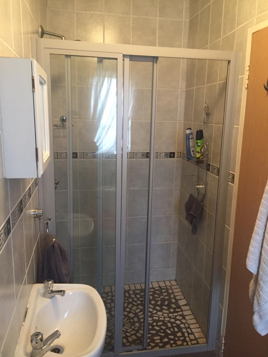 To Let 2 Bedroom Property for Rent in Rangeview Gauteng