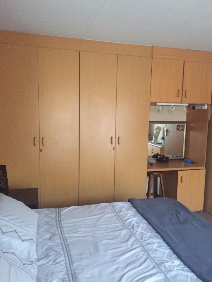 To Let 2 Bedroom Property for Rent in Rangeview Gauteng