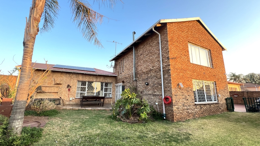 3 Bedroom Property for Sale in Carletonville Central Gauteng