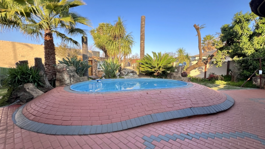 3 Bedroom Property for Sale in Carletonville Central Gauteng