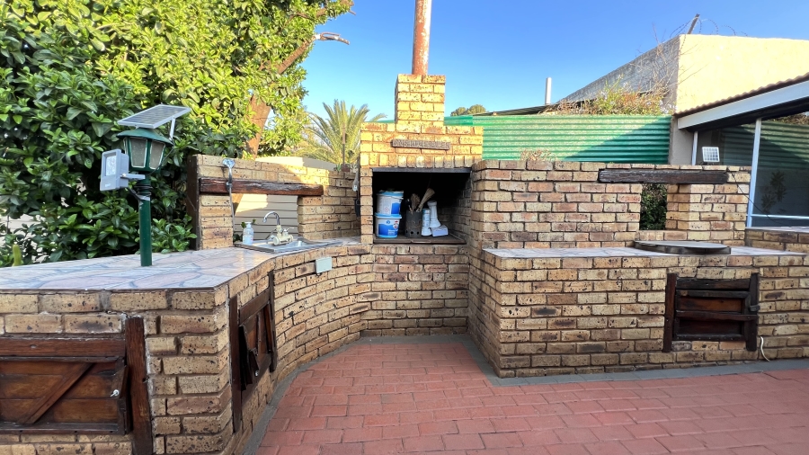 3 Bedroom Property for Sale in Carletonville Central Gauteng