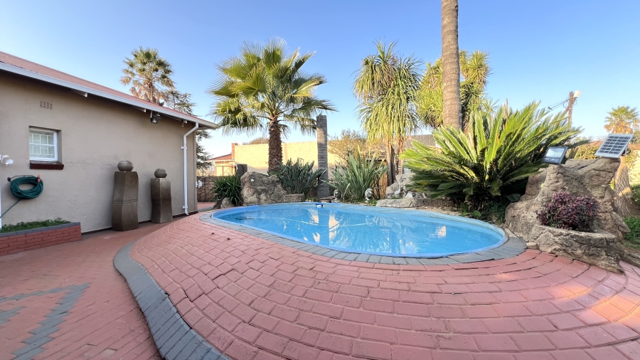 3 Bedroom Property for Sale in Carletonville Central Gauteng