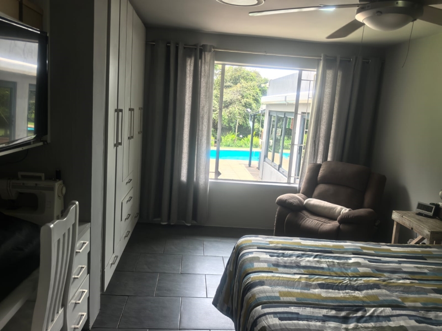 5 Bedroom Property for Sale in Little Falls Gauteng