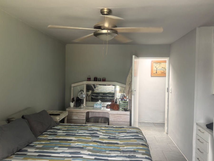 5 Bedroom Property for Sale in Little Falls Gauteng