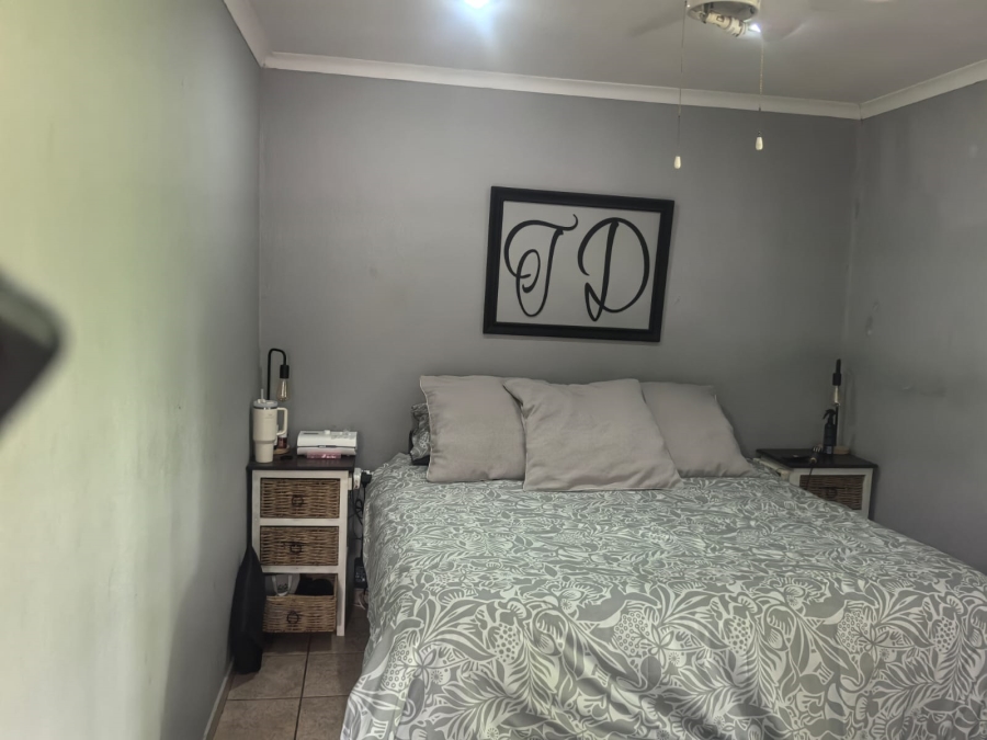 5 Bedroom Property for Sale in Little Falls Gauteng