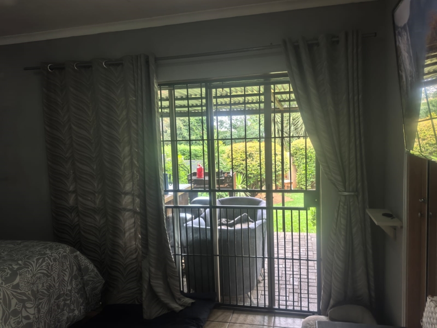 5 Bedroom Property for Sale in Little Falls Gauteng