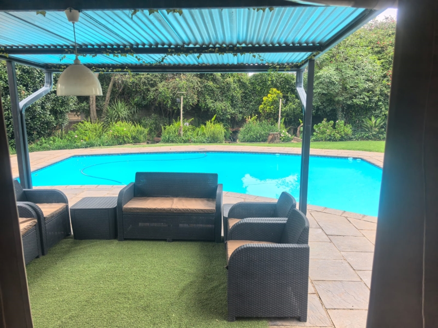 5 Bedroom Property for Sale in Little Falls Gauteng