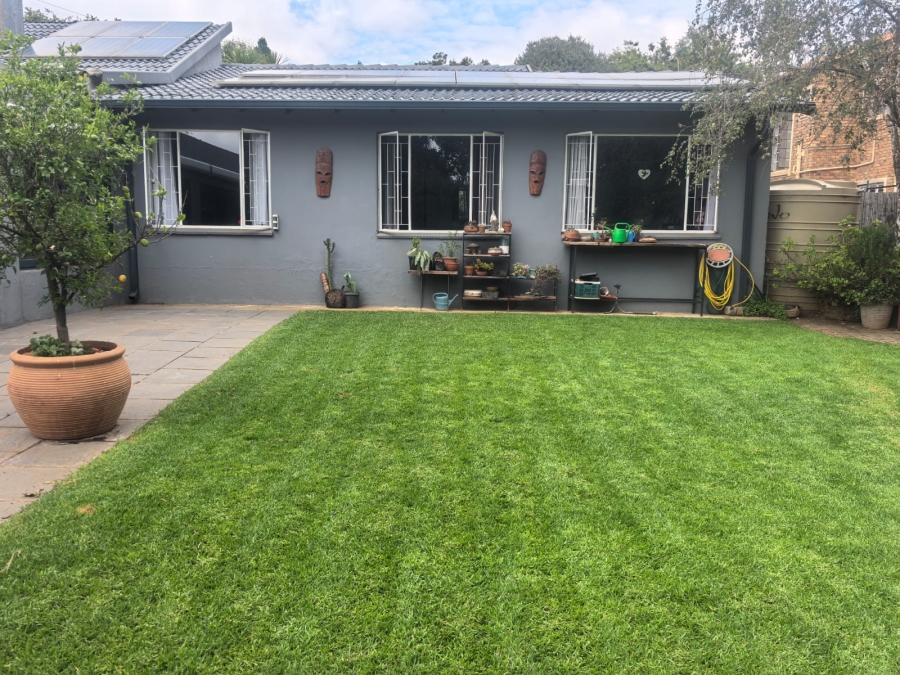 5 Bedroom Property for Sale in Little Falls Gauteng