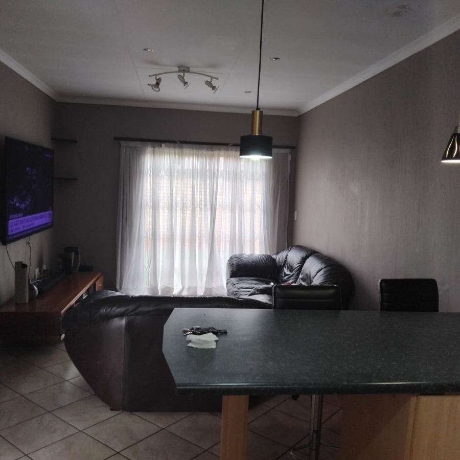 3 Bedroom Property for Sale in Witpoortjie Gauteng