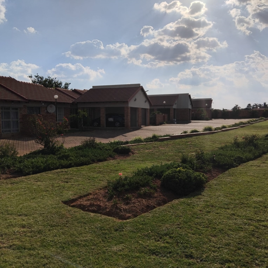 3 Bedroom Property for Sale in Witpoortjie Gauteng