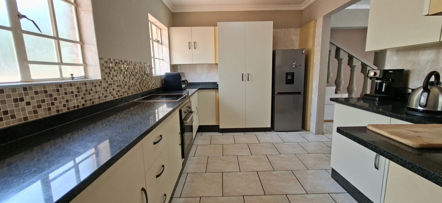 5 Bedroom Property for Sale in Noordheuwel Gauteng
