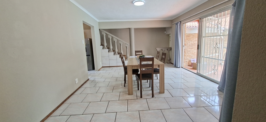 5 Bedroom Property for Sale in Noordheuwel Gauteng