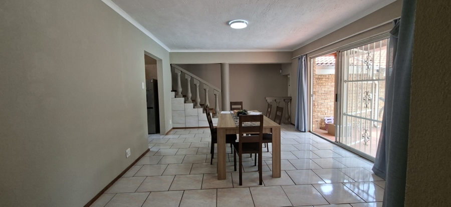 5 Bedroom Property for Sale in Noordheuwel Gauteng