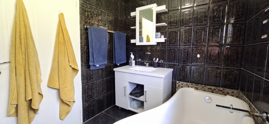 5 Bedroom Property for Sale in Noordheuwel Gauteng