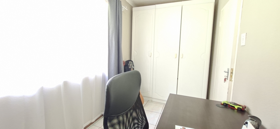 5 Bedroom Property for Sale in Noordheuwel Gauteng